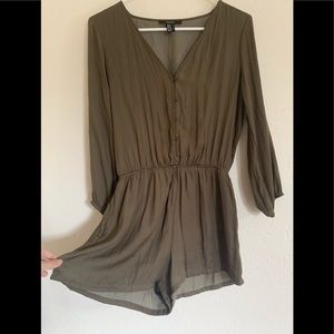 FOREVER 21 🌿 ROMPER 🌿 M 🌿LIGHTWEIGHT 🌿 POCKETS 🌿 OLIVE GREEN 🌿 CUTE!